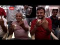 Gujarat में बढ़ती गर्मी के बीच मतदान केंद्र पर किए गए खास इंतजाम, वोटर्स के लिए रखा छास-पानी  - 06:43 min - News - Video
