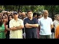 IANS - Watch: Miffed Rishi Kapoor PROTESTING against hawkers in Pali Hill
