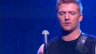 Queens of the stone age Live on Letterman Go with the flow