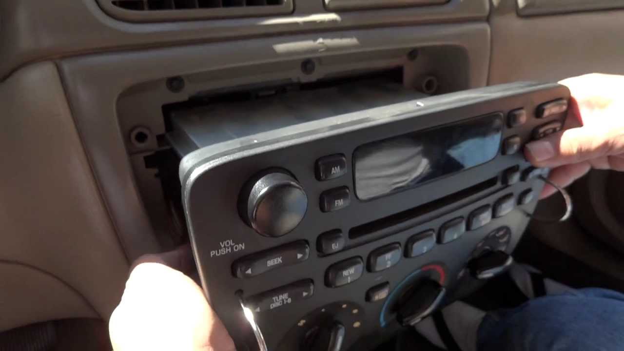 2000 Ford taurus radio removal #3