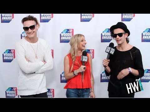 The 1975' Chat Crazy Tour Moments & American Girls!
