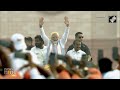 Tamil Nadus Heartfelt Tribute to PM Modi: 67 Kg Turmeric Garland & More ! | News9  - 02:20 min - News - Video
