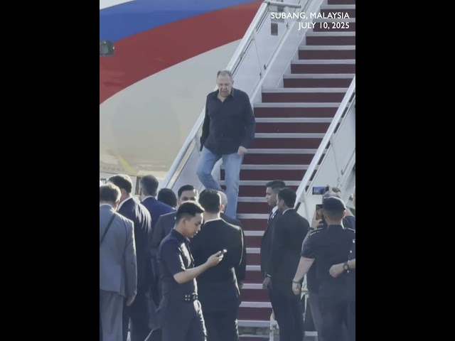 Casual shirt and Jeans! Russian FM Lavrov lands in Kuala Lumpur to participate in ASEAN