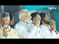 Pawan Kalyan New deputy CM: Pawan Kalyan ने PM Modi के कान में क्या कहा | Chiranjeevi | Top News  - 02:02 min - News - Video