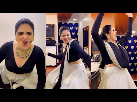 Anchor Sreemukhi's latest dance video generates hilarious fun