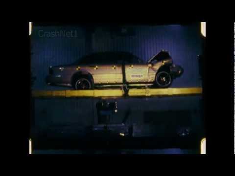 Video Crash Test Ford Crown Victoria 1998 - 2007