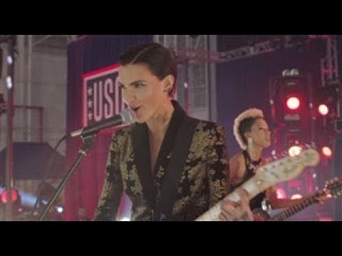 Pitch Perfect 3 - Other Bands Performances (USO)