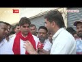Third Phase Voting: फिरोजाबाद से सपा प्रत्याशी अक्षय यादव ने परिवारवाद को लेकर साधा बीजेपी पर निशाना  - 03:06 min - News - Video