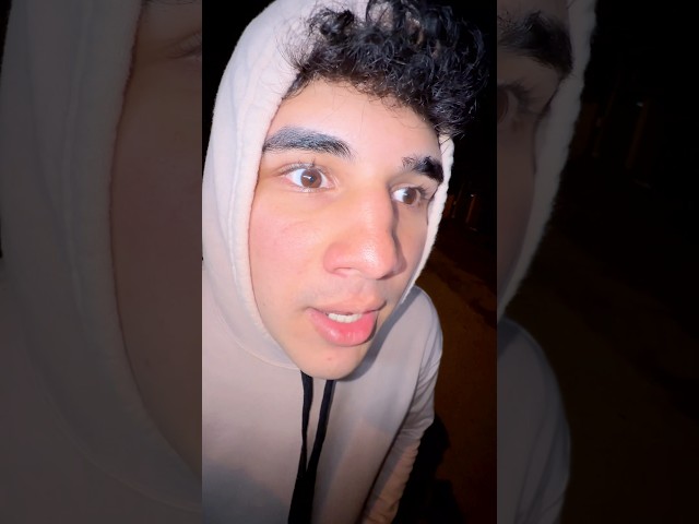 Cuando volves caminando a tu casa IG: elnachetoo #argentina #humor #comedia #sketch #amigos