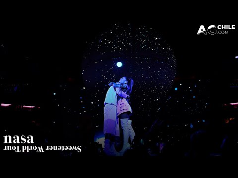 Ariana Grande -  nasa (sweetener world tour DVD)