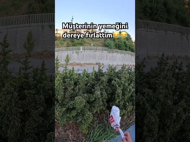 Müşterinin yemeğini dereye fırlattım 😂😱 #shorts #tiktok #keşfet #motovlog #viral #fyp #reels