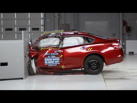 Видео краш-теста Nissan Altima купе с 2012 года