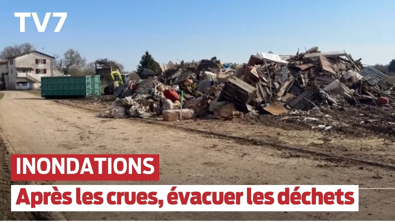 Inondations : la longue et difficile évacuation des déchets