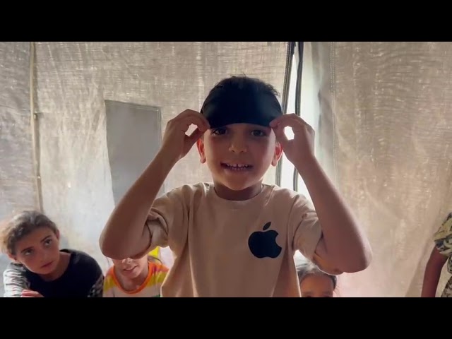 اطفال غزة تستحق الحياة الكريمة .... لا تنسوهم كما فعل البعض مع غزة ....