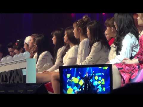 20131229 A-PINK Watching EXO & SHINee @ SBS Gayo Daejun