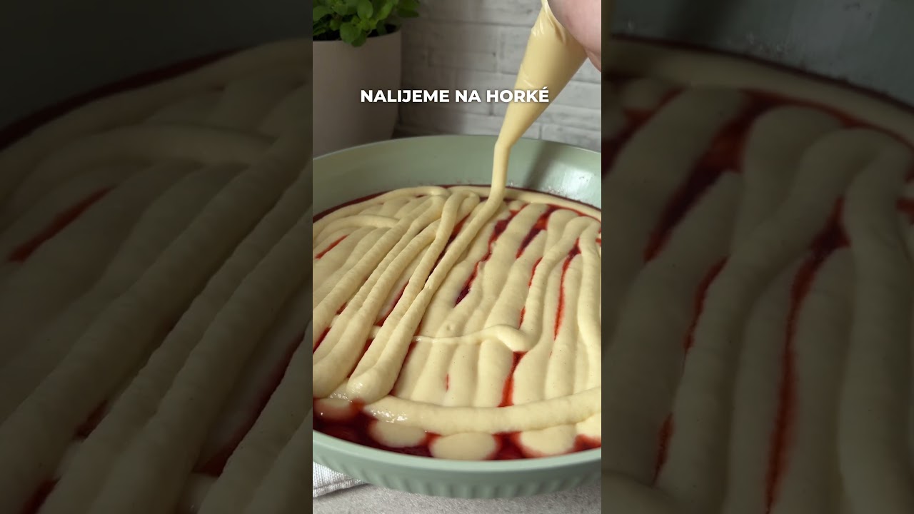 Rychlý jahodový koláč uvaříte během pár minut v pánvi, nepotřebujete troubu #toprecepty