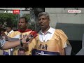 Kejriwal Arrested: केजरीवाल की गिरफ्तारी के बाद ITO मेट्रो स्टेशन पर AAP का प्रदर्शन , बाँटे पर्चे  - 03:35 min - News - Video
