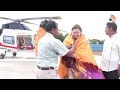 Pawan Kalyan Caste His Vote Along With His Wife At Mangalagiri | భార్యతో కలిసి పవన్ ఓటు | 10TV  - 01:12 min - News - Video