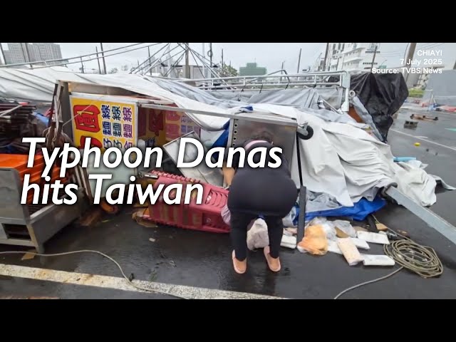 SCENE: Typhoon Danas hits S. Taiwan, wreaking havoc on several regional night markets