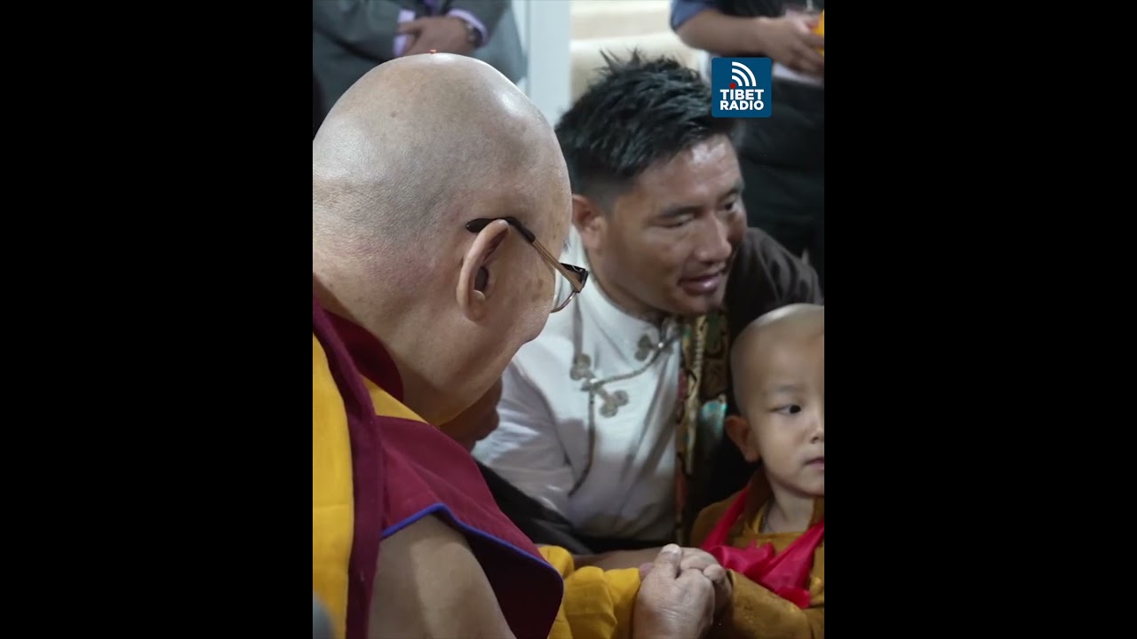 ཁྲི་ཆེན་རི་རྫོང་རིན་པོ་ཆེའི་ཡང་སྤྲུལ་ཡབ་ཡུམ་སྟོན་འཁོར་སོགས་མཇལ་ཁ།