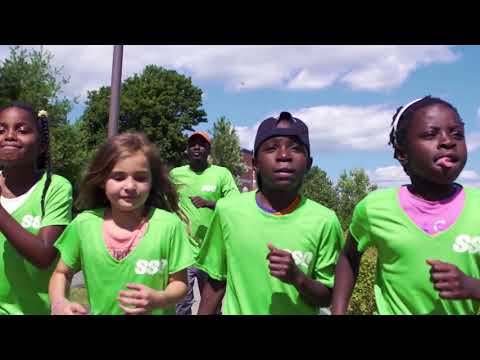 Vidéo : SSQ Groupe financier salue la persévérance des jeunes du Carrefour des enfants de Saint-Malo, qui ont relevé tout un défi en prenant part à la course du 5 km de la Santé SSQ, après s’y être préparés tout l’été! Vidéo : SSQ Groupe financier salue la persévérance des jeunes du Carrefour des enfants de Saint-Malo, qui ont relevé tout un défi en prenant part à la course du 5 km de la Santé SSQ, après s’y être préparés tout l’été!