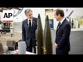 Blinken visits arms factory in France and stresses the need to send Ukraine weapons