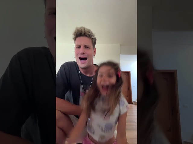 Mike e Aurora scherzano e fanno un nuovo trend estivo #shorts