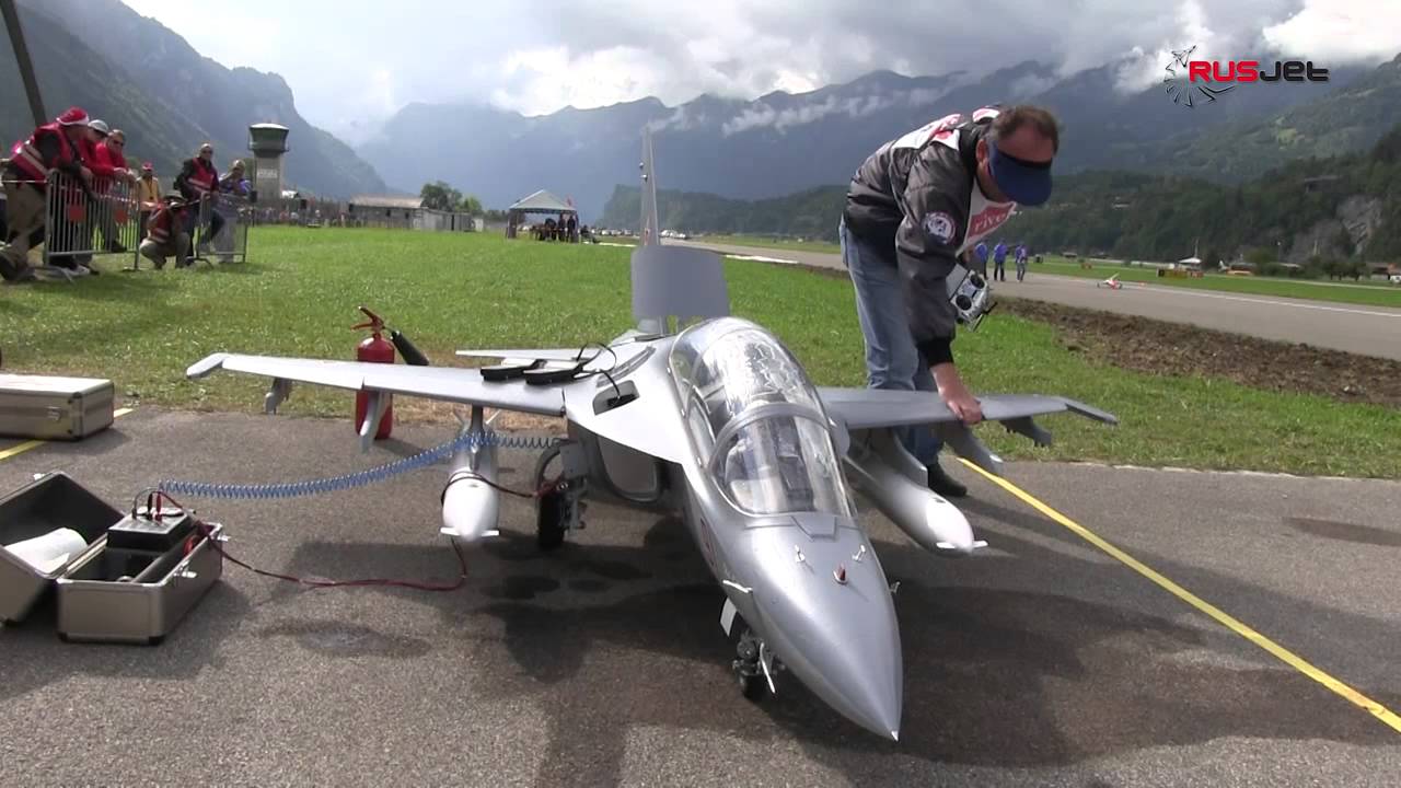 Радиоуправляемый Як-130 стал чемпионом международного шоу Jet World Masters (видео)