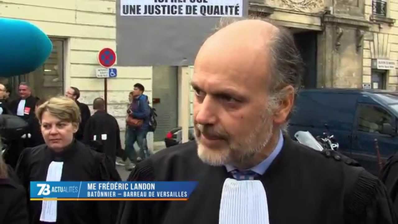 A Versailles : plus de 300 avocats dans la rue