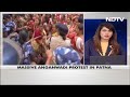 Massive Protests In Patna By Anganwadi Workers, Police Use Water Cannons  - 02:24 min - News - Video