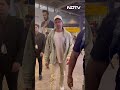 Hrithik Roshan Fly Out Of Mumbai  - 00:43 min - News - Video