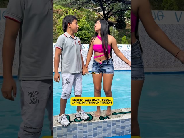 #profejesusandres UN TIBURÓN en la piscina