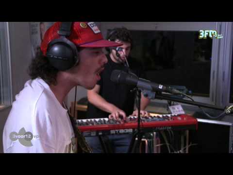 Sticky Fingers - 'Caress Your Soul' live @ 3voor12 Radio