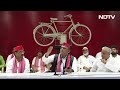 Akhilesh Yadav का Keshav Prasad Maurya पर तंज - मौर्या जी मोहरा हैं, Delhi के WiFi के Password हैं  - 04:46 min - News - Video