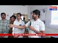 ఖమ్మం : పోలింగ్ సిబ్బందికి విధులపై అవగాహన కల్పిస్తున్న కలెక్టర్ వీపీ.గౌతమ్ | Bharat Today  - 00:59 min - News - Video