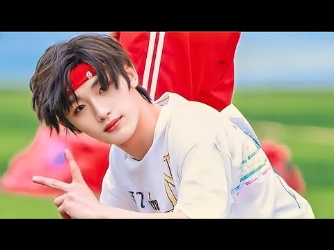 Kpop Idol fall in love with his secretary and forces a proposal. Korean Drama, Kdrama, kdrama Recap.