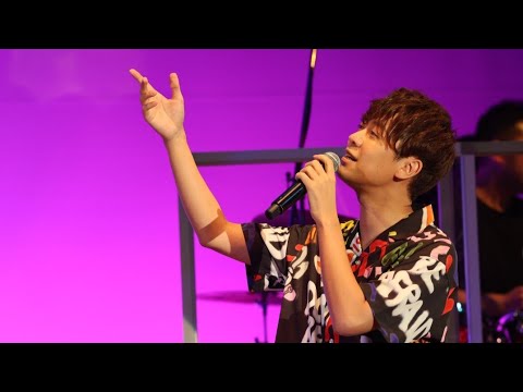 松阪ゆうきデビュー記念日🎉新たな一歩へ!「プレミアムベスト」配信開始で魅せた歌の真髄とは?