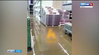 Сбой в системе пожаротушения спровоцировал потоп в одном из строительных гипермаркетов