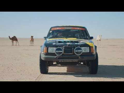 Setkání s velbloudy - Škodovkou na Dakar 2022