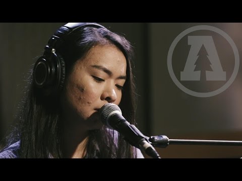 Mitski - Liquid Smooth - Audiotree Live