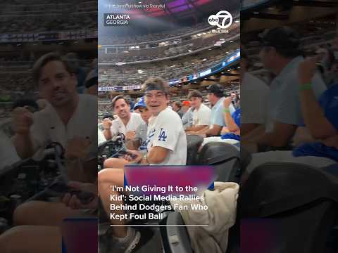 Dodgers <strong>fan</strong> refuses to give foul ball to young Braves <strong>fan</strong>