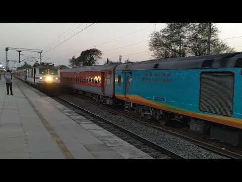 Rajdhani Exp Overtakes Humsafar Exp