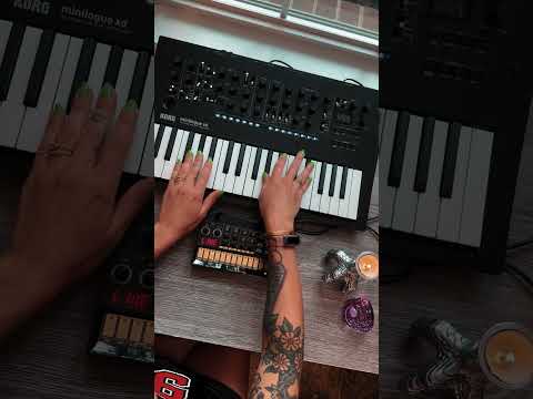 Fast-paced jam: KORG minilogue XD & KORG volca beats