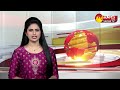 వందల మంది భక్తులు, చుట్టూ సీసీటీవీ కెమెరాలు | Phone Robbery In Temple | Sakshi TV - 01:14 min - News - Video
