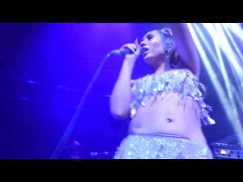 Kali Uchis - Tyrant (w/ Jorja Smith) (HD) - Jazz Cafe - 12.06.17