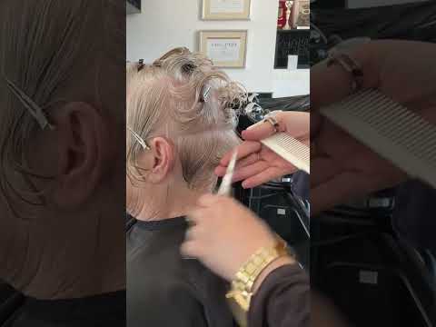 Layer short haircut #haircut #hair #hairstyle #beauty #puxie #short #video #blowup #diy #usa