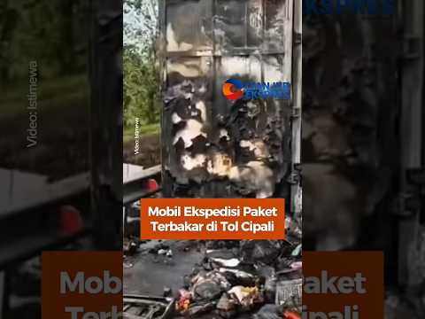 Mobil Ekspedisi Paket Terbakar di Tol Cipali