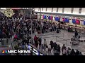 Nation’s airports see near record passenger volume amid holiday rush