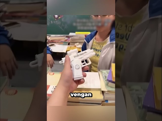 Esta pistola de agua tiene un truco loco