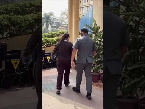 पिता की तबीयत जानने पहुँच Alvira Khan!